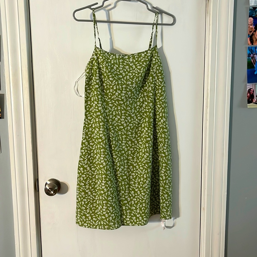 Misguided green and white floral dress in medium (US 8)